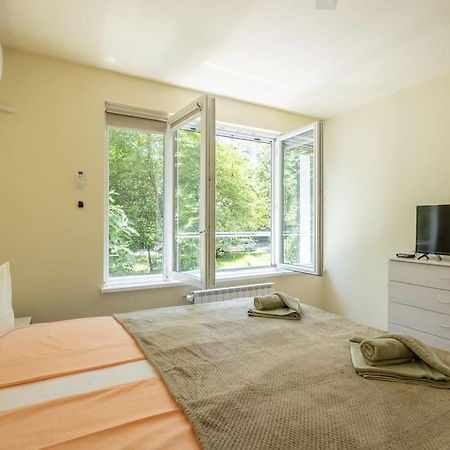 Top Location, Brand New 3 Bdrm Apt & Free Parking ソフィア エクステリア 写真