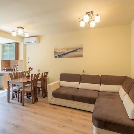 Top Location, Brand New 3 Bdrm Apt & Free Parking ソフィア エクステリア 写真