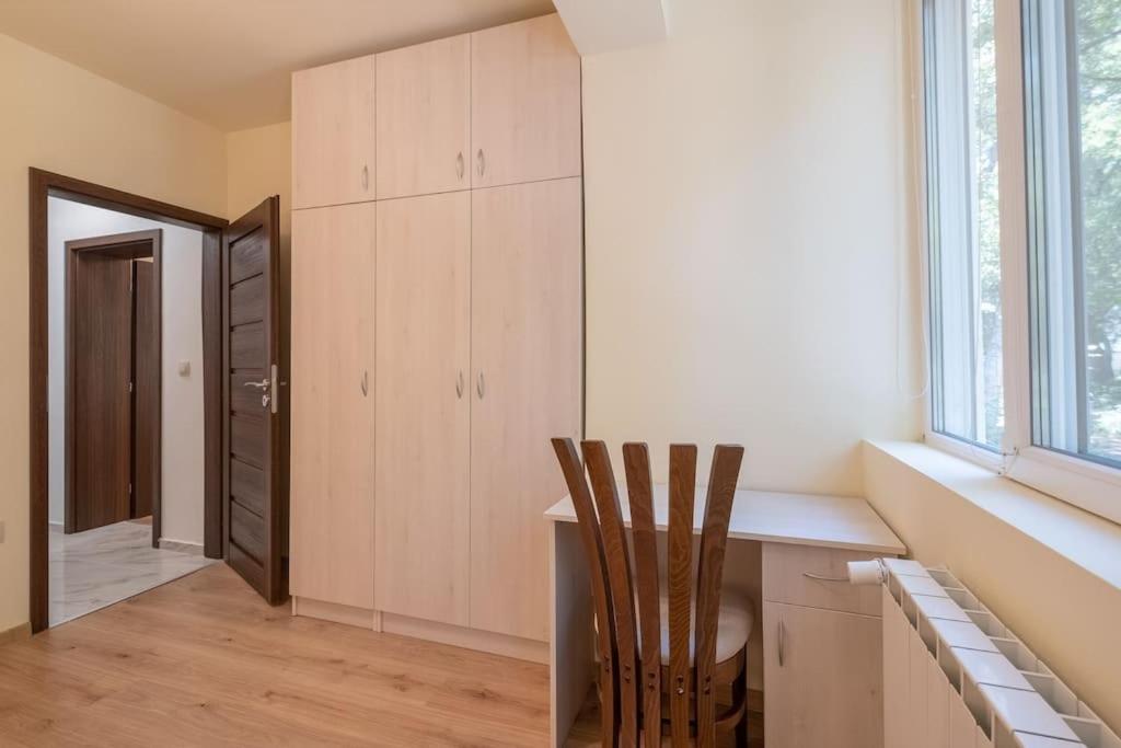 Top Location, Brand New 3 Bdrm Apt & Free Parking ソフィア エクステリア 写真
