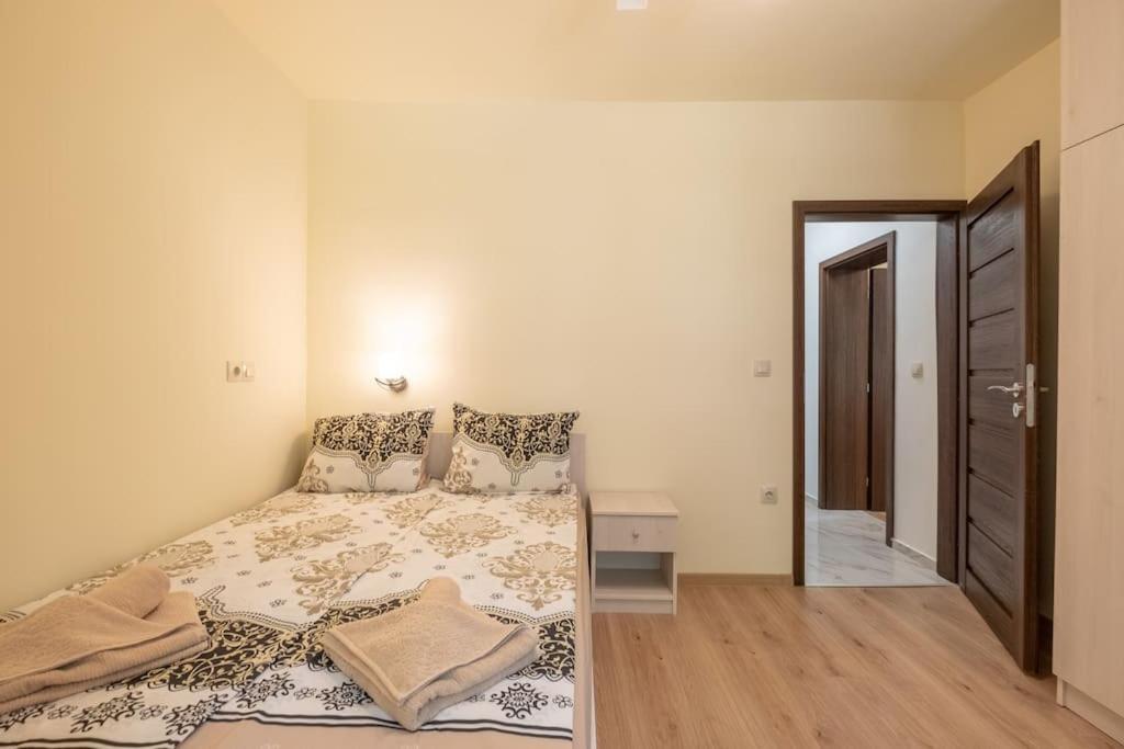 Top Location, Brand New 3 Bdrm Apt & Free Parking ソフィア エクステリア 写真