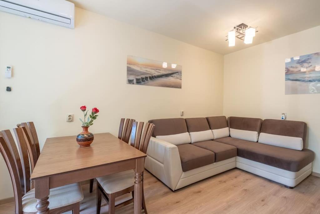 Top Location, Brand New 3 Bdrm Apt & Free Parking ソフィア エクステリア 写真