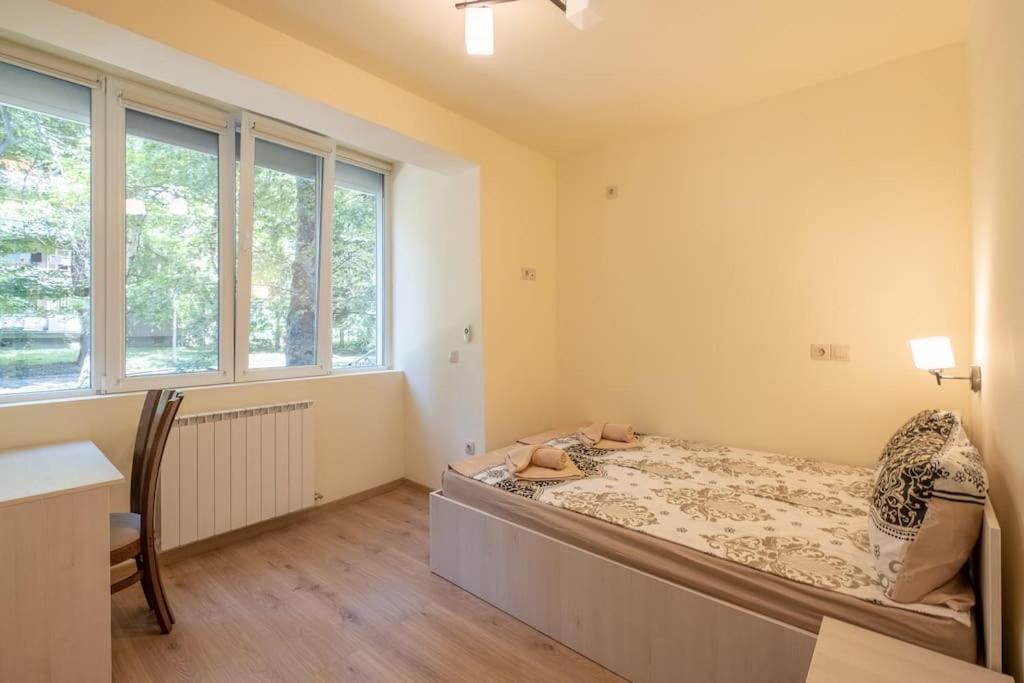Top Location, Brand New 3 Bdrm Apt & Free Parking ソフィア エクステリア 写真