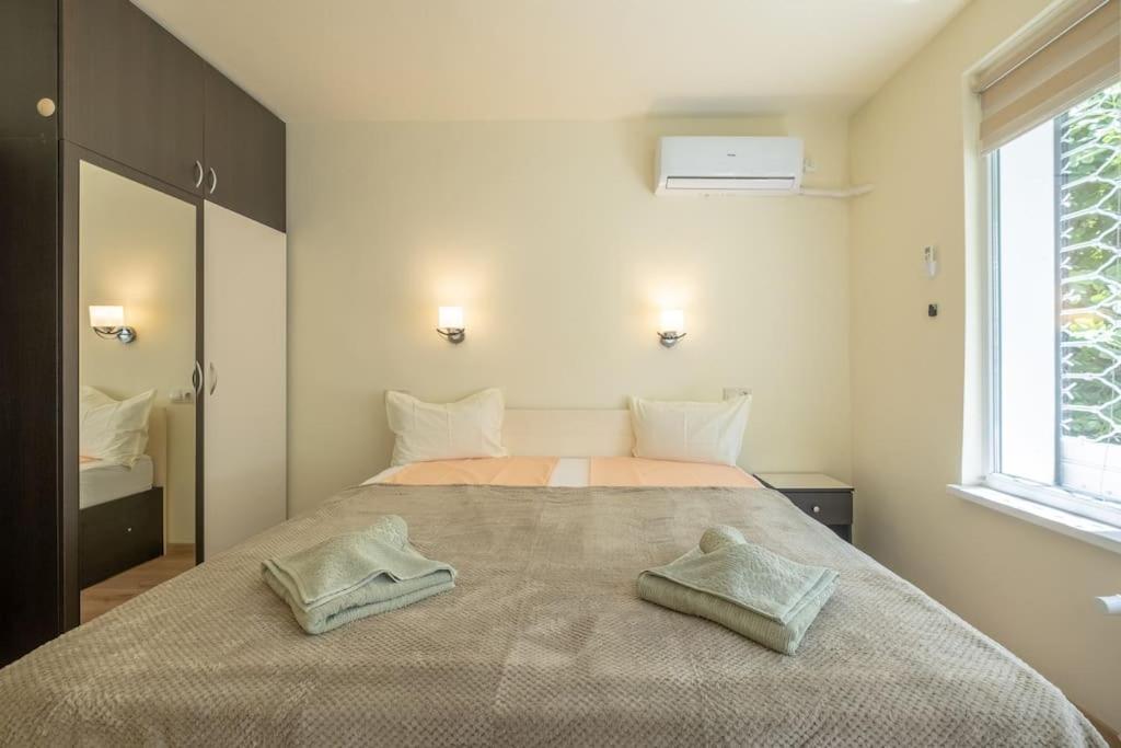 Top Location, Brand New 3 Bdrm Apt & Free Parking ソフィア エクステリア 写真