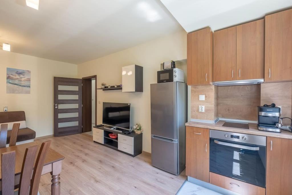 Top Location, Brand New 3 Bdrm Apt & Free Parking ソフィア エクステリア 写真