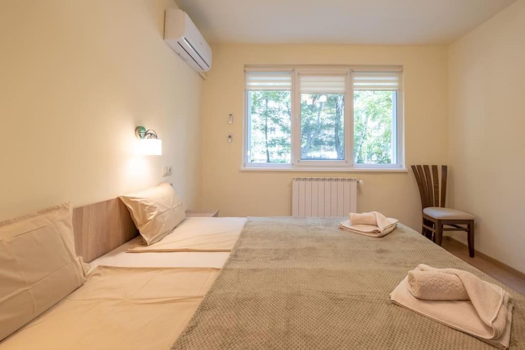 Top Location, Brand New 3 Bdrm Apt & Free Parking ソフィア エクステリア 写真