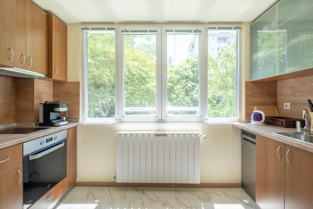 Top Location, Brand New 3 Bdrm Apt & Free Parking ソフィア エクステリア 写真
