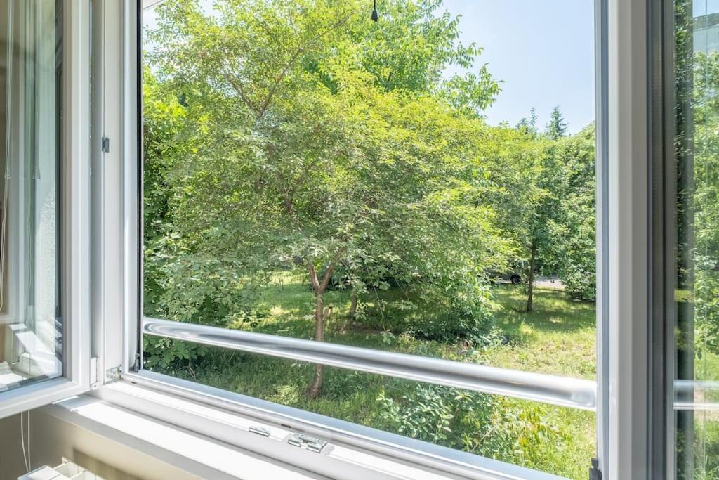 Top Location, Brand New 3 Bdrm Apt & Free Parking ソフィア エクステリア 写真
